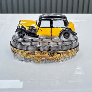 Limoges France Peint Main Car Trinket Box